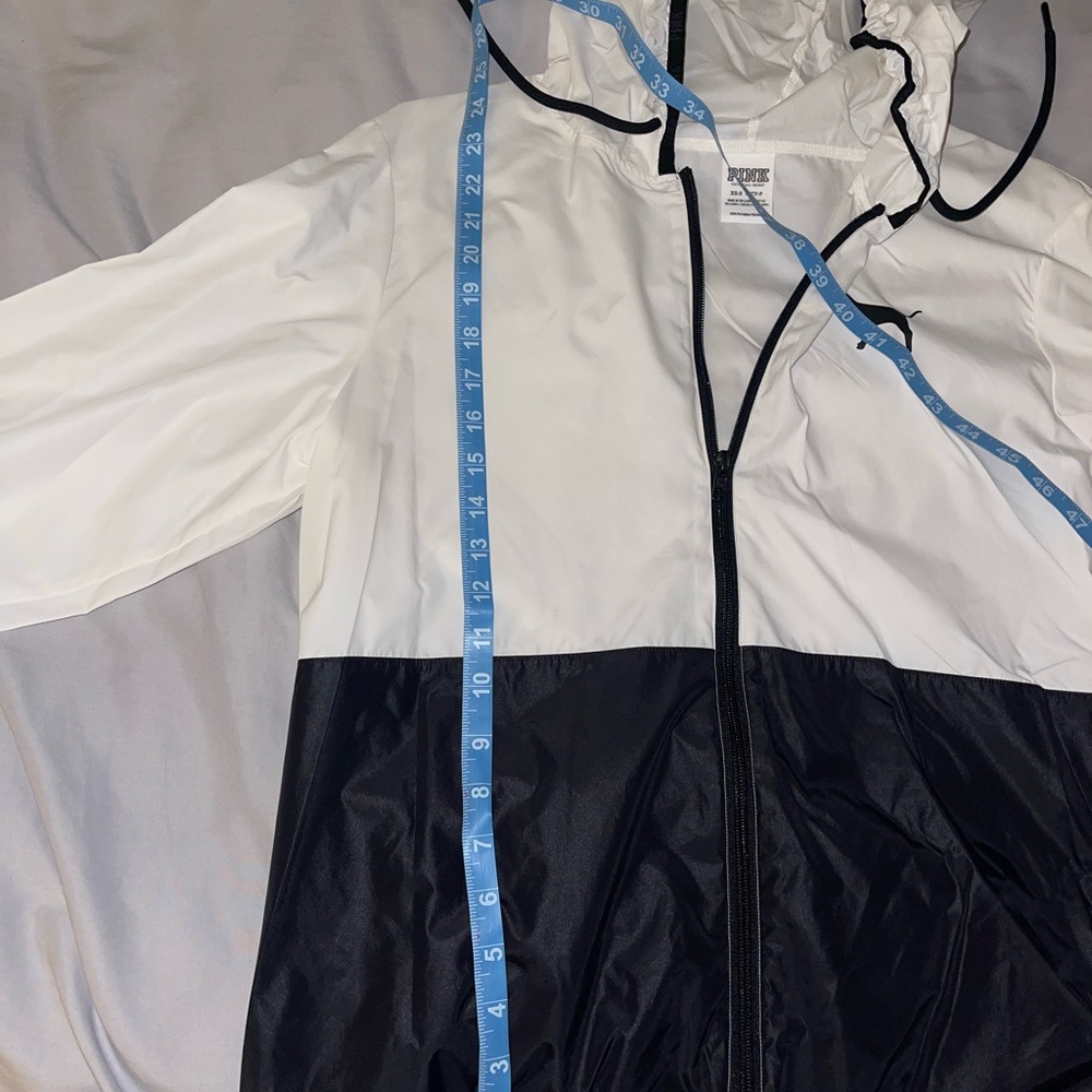 PINK Windbreaker - Picture 9 of 9